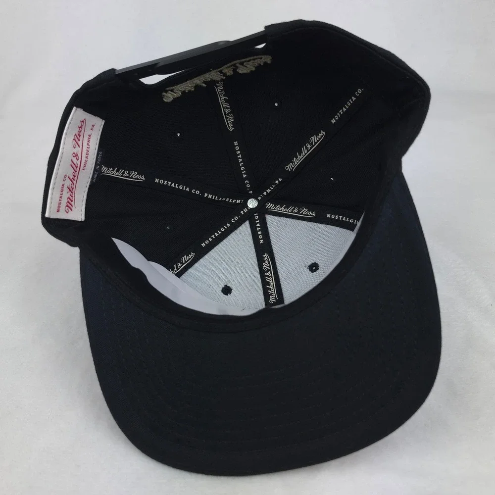 LA Lakers Mitchell & Ness NBA‎ Snapback Hat Cap Embroidery Logo Black Gold NWT